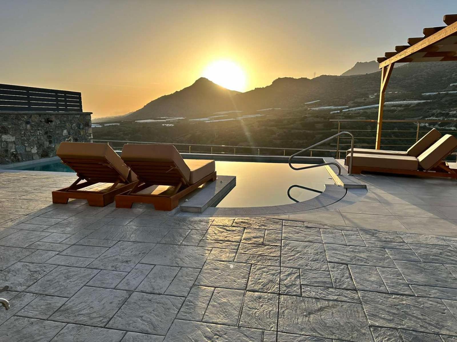 Mediterranean View Villa มากรีเยียลอส ภายนอก รูปภาพ